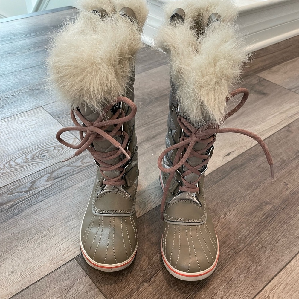 Sorel Tofino boots, size 8 (EU 39)